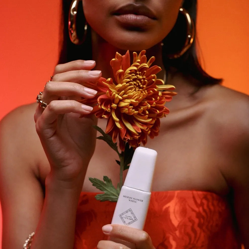 Giverny Al Desert Flowe White